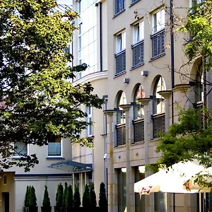 Mamaison Diana Apart-hotel